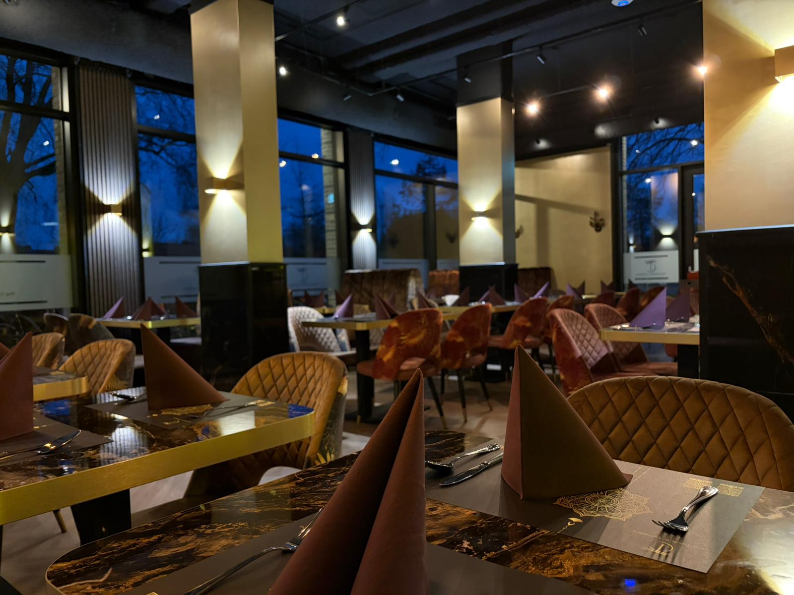 Ontdek fine dining Indiaas eten bij The Tandoor Company in Amsterdam Noord. 